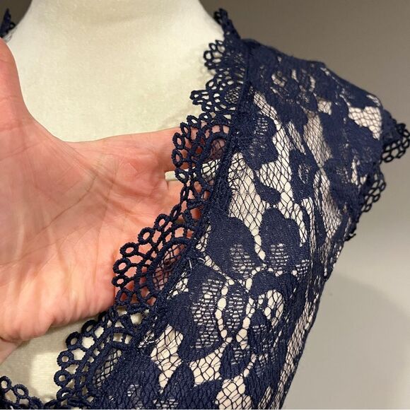 Sleeveless nude color short lace romper - Picture 3 of 15